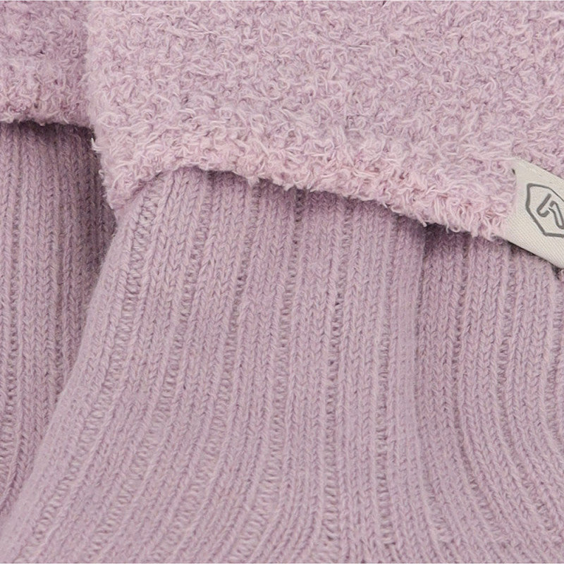 Close-up van de zachte viscose textuur van Apollo dames huissokken