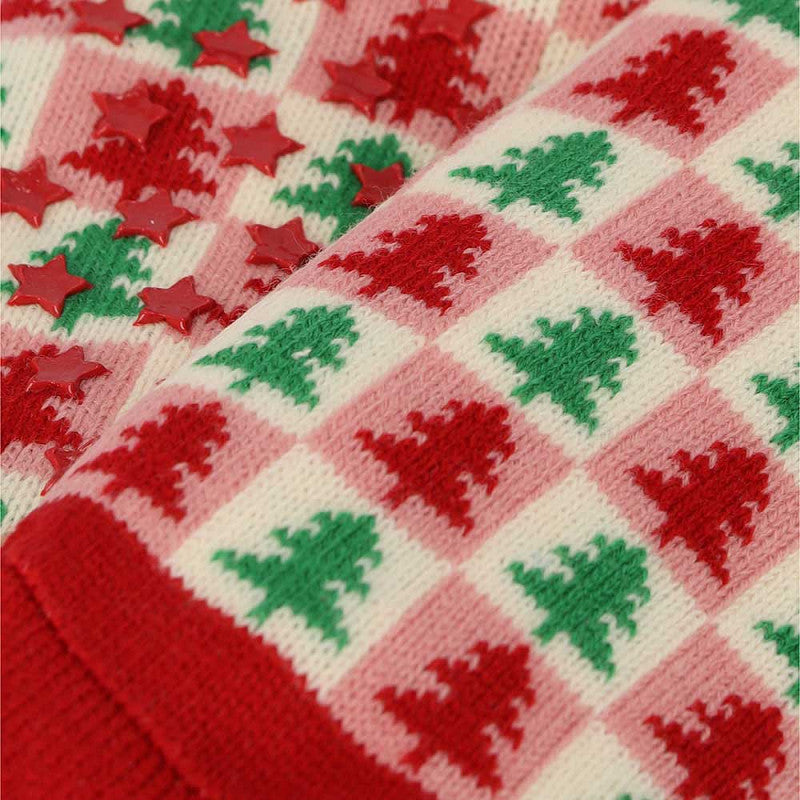 Close-up van de vrolijke kerstprint op rode Apollo dames x-mas sokken