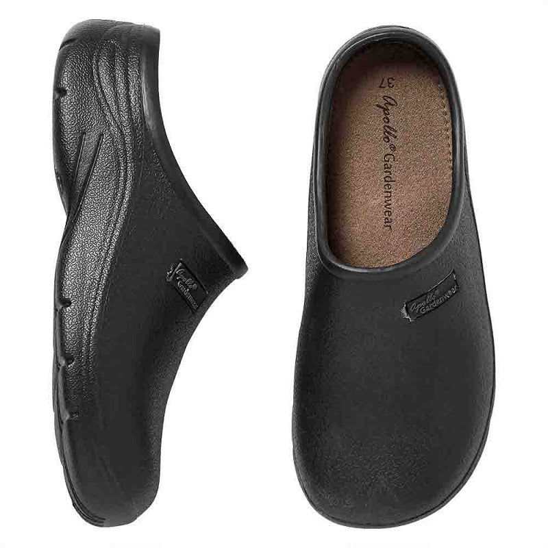 De XQ Tuinklompen Dames Zwart - Instapmodel & Lichtgewicht hebben een bruine binnenzool met LE Apollo Gardenwear branding, een label op de bovenkant, en een getextureerde zool. Ideaal als dames tuinklompen.