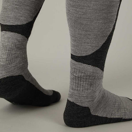 Elastische boord van Apollo skisokken voorkomt afzakken