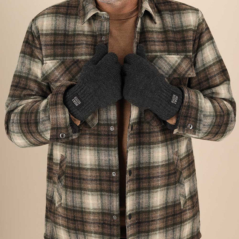 Man draagt Heatkeeper thermo handschoenen - winterhandschoenen