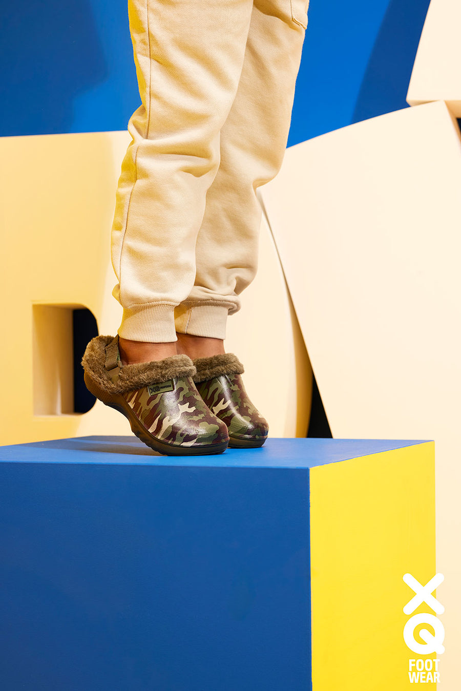 XQ Tuinklompen Jongens – met bontje & camouflage print